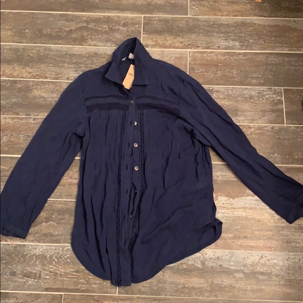 American eagle button down